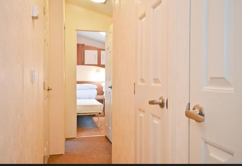 Kinsgate 2 Hotel Shanklin Bagian luar foto
